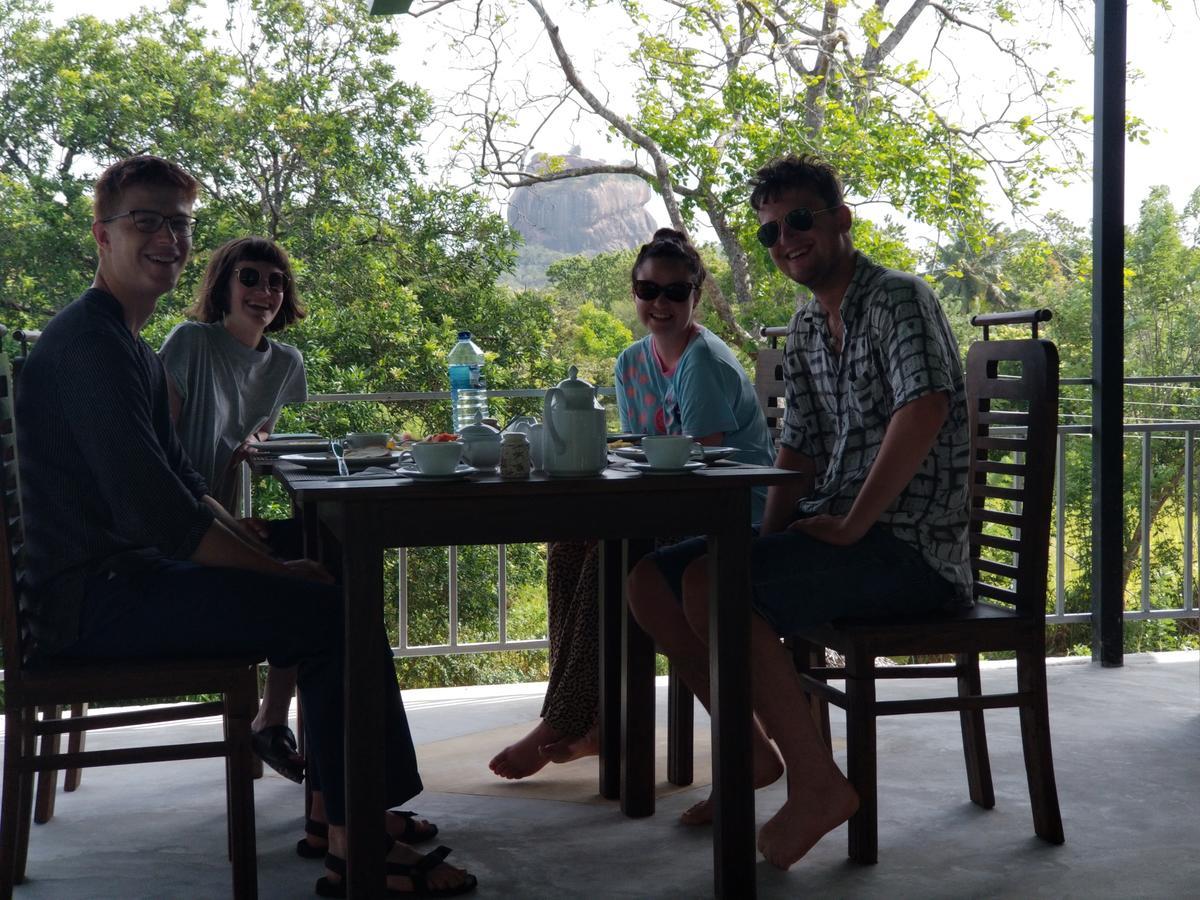 Sigiriya Rock Hide Hotel Ngoại thất bức ảnh