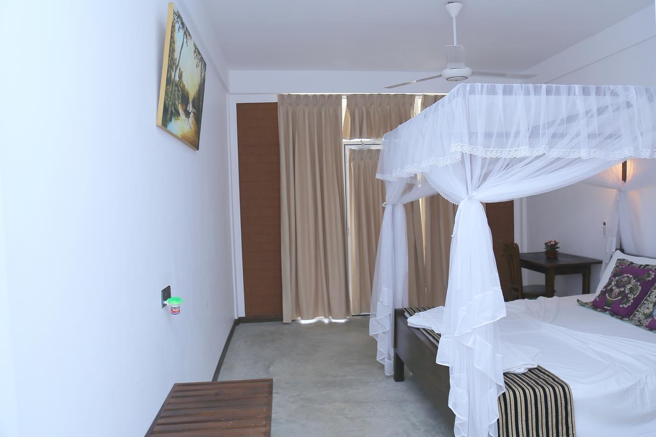 Sigiriya Rock Hide Hotel Ngoại thất bức ảnh