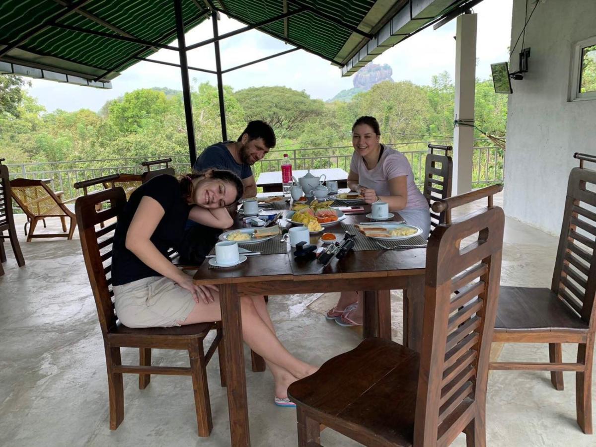 Sigiriya Rock Hide Hotel Ngoại thất bức ảnh