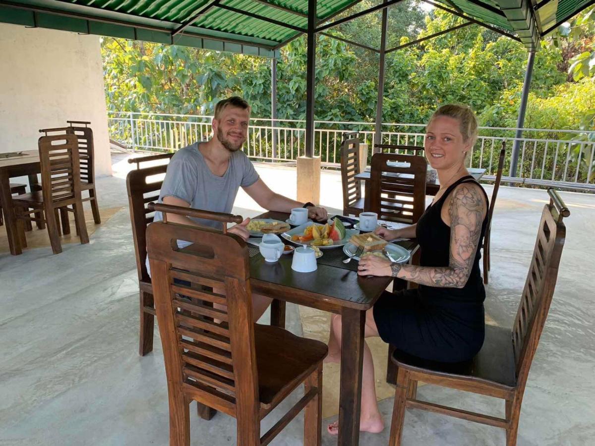 Sigiriya Rock Hide Hotel Ngoại thất bức ảnh